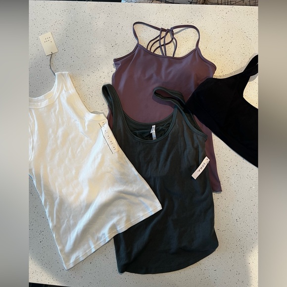 Tops - Women's workout top bundle